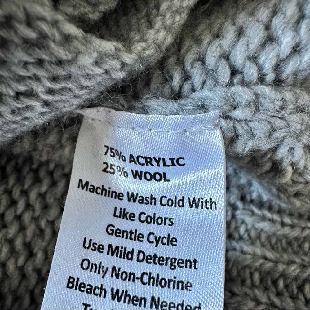 Between Me & You Wool Mix Gray Cardigan Small Button down - Picture 9 of 9